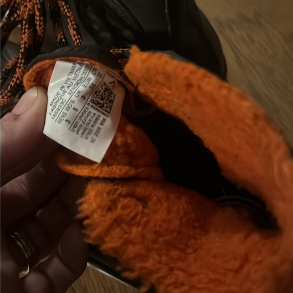 Converse gortex